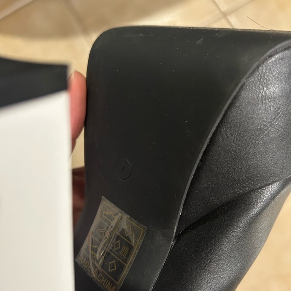 Mono Yin Yang Platform Boots - Picture 7 of 8